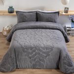 COUVRE LIT FLANELLE