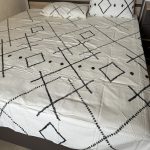 Drap plat imprimé graphique noir et blanc