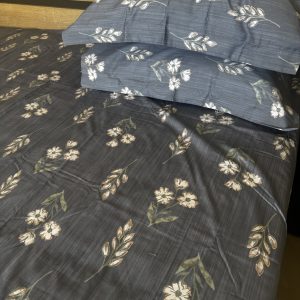 Drap plat fond bleu avec bouquet